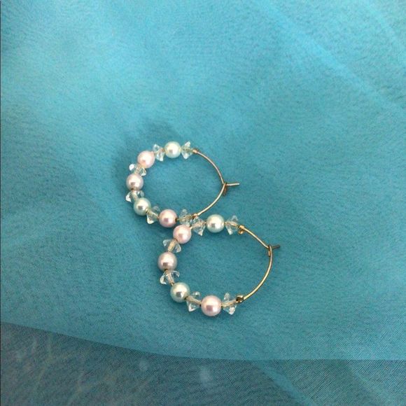 Vintage Wire Earrings Delicate Pink & White Beaded Earrings Pierced Hoops - Picture 1 of 8